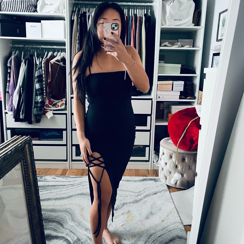 NWT MURA BOUTIQUE Black Stretchy Slit Dress